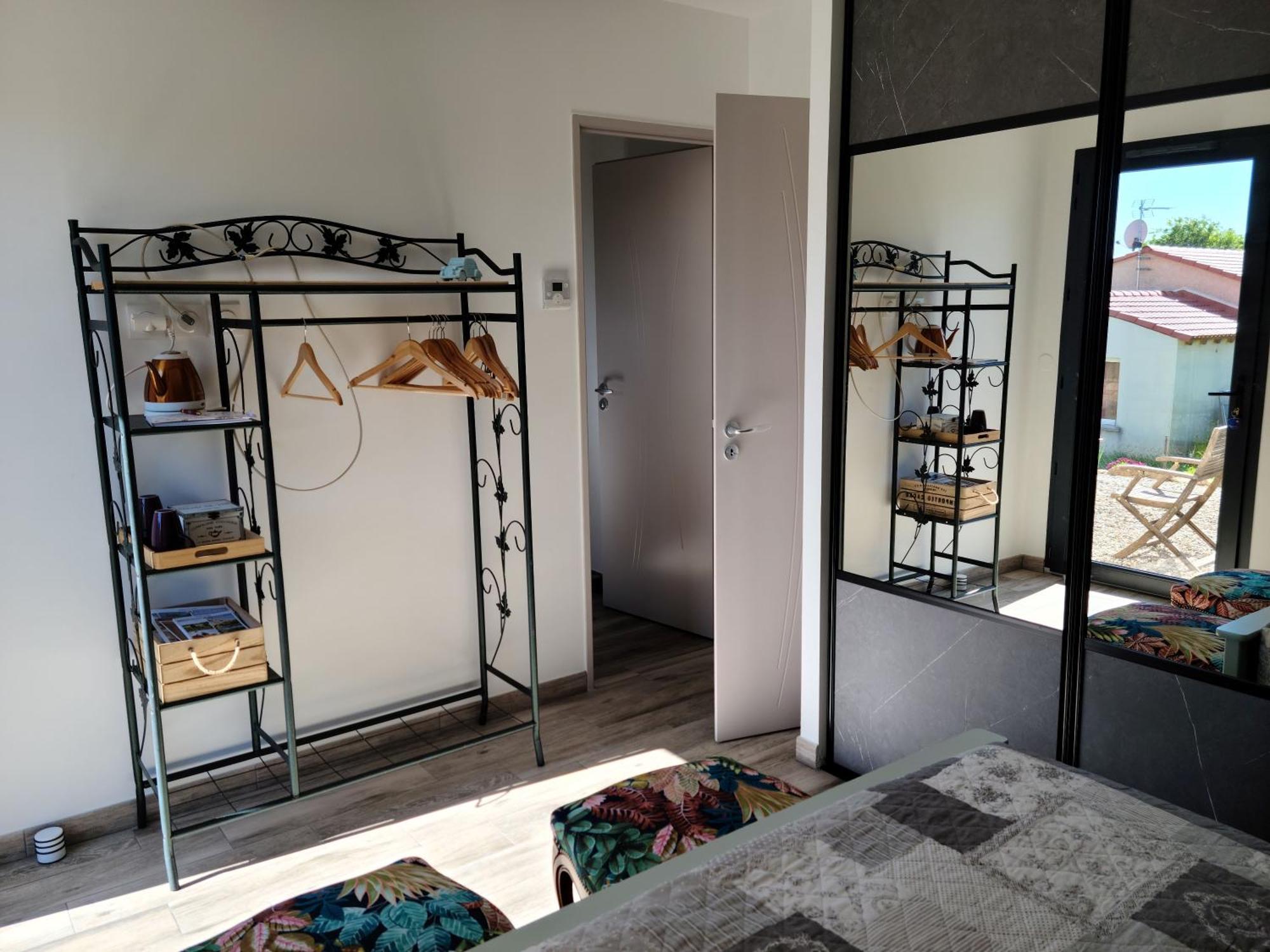 Bed and Breakfast Les Papillons D'Uzes Saint-Laurent-la-Vernède Zewnętrze zdjęcie